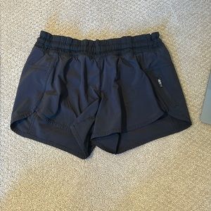 Lululemon tracker shorts